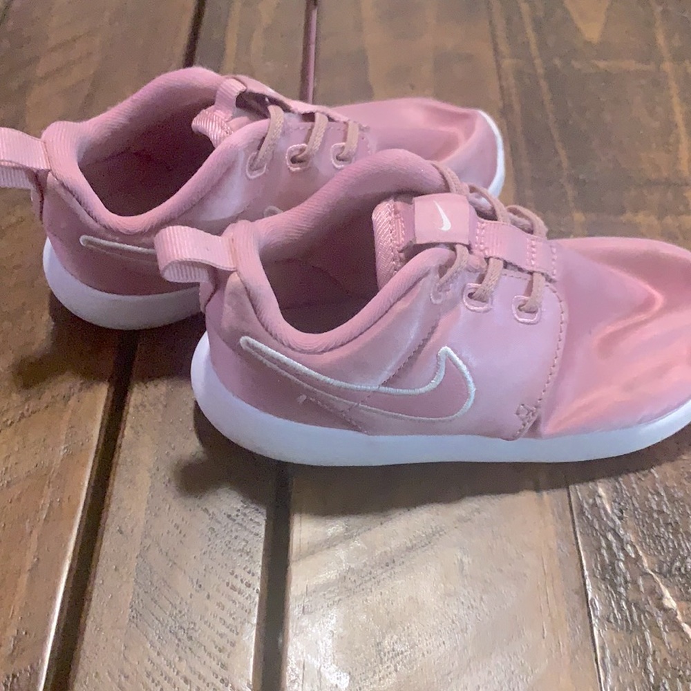 Nike blush pink